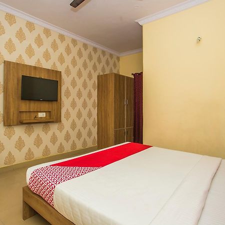 Hotel Venkat Presidency Bangalore Buitenkant foto