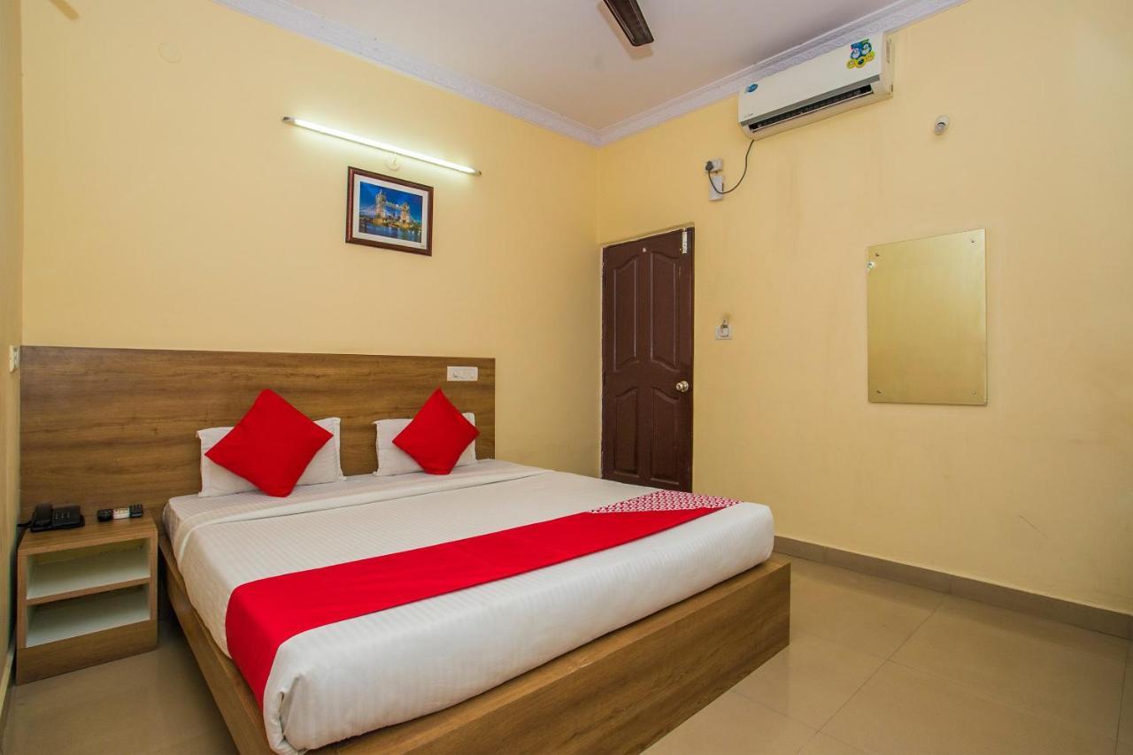 Hotel Venkat Presidency Bangalore Buitenkant foto