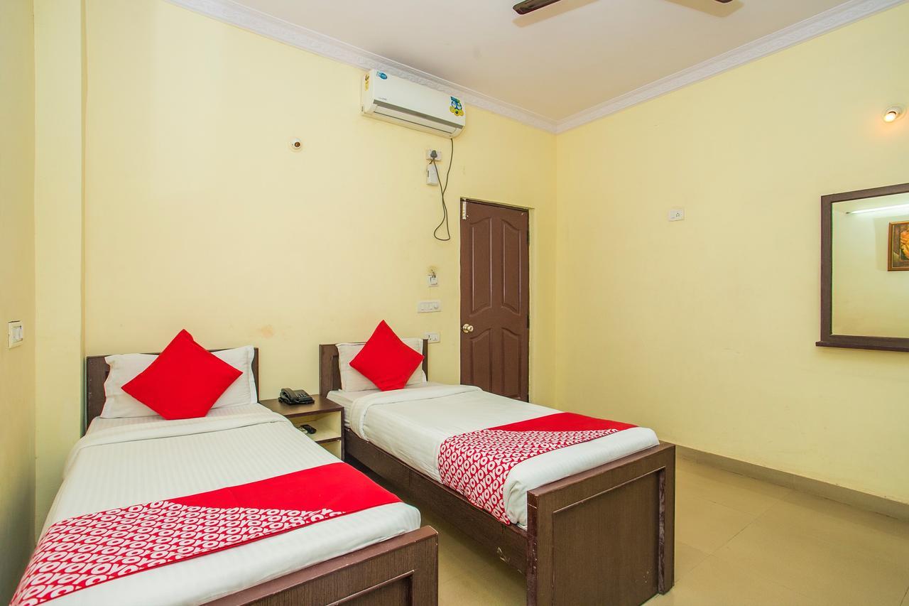 Hotel Venkat Presidency Bangalore Buitenkant foto